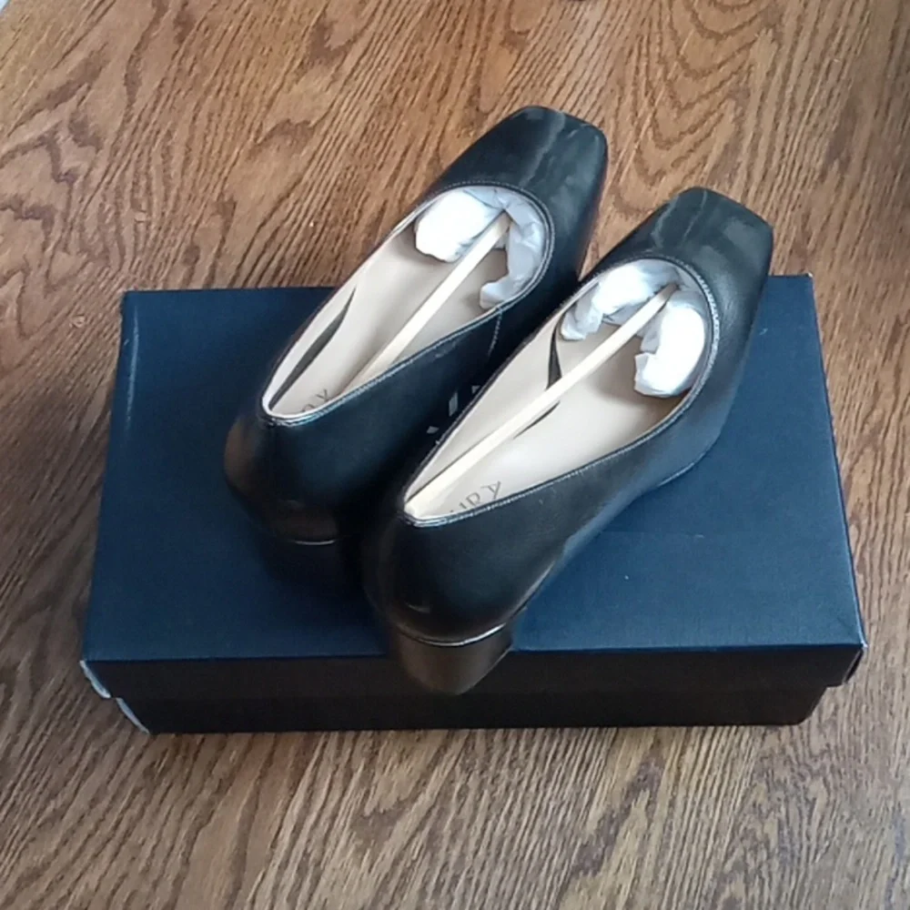 Naturalizer Women's Pumps-NEW